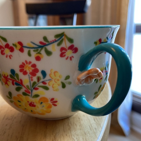 Anthropologie Cadiz Floral  Tea or Coffee Mug with Teal Handle and 3D Flower - Picture 13 of 13